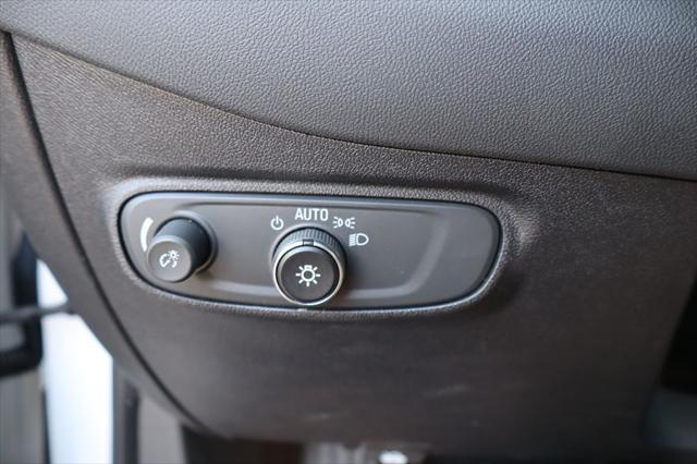 Photo of 2018 Summit White Chevrolet Equinox