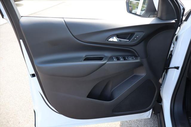 Photo of 2018 Summit White Chevrolet Equinox
