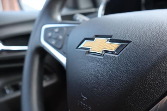 Photo of 2018 Summit White Chevrolet Equinox