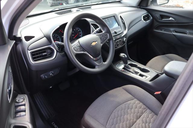Photo of 2018 Summit White Chevrolet Equinox