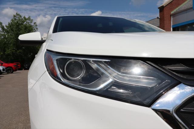 Photo of 2018 Summit White Chevrolet Equinox