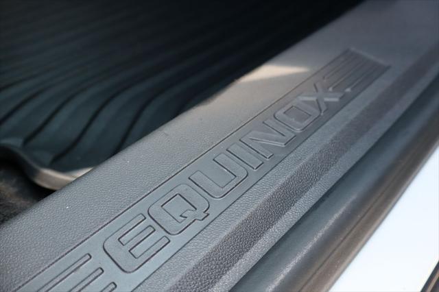 Photo of 2018 Summit White Chevrolet Equinox