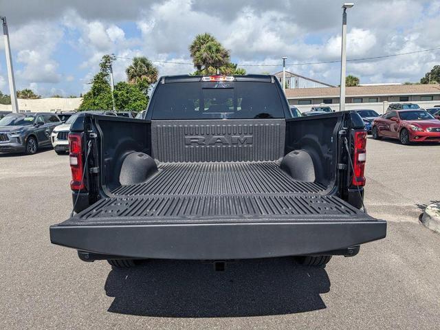Photo of 2025 Diamond Black Crystal Pearlcoat RAM 1500