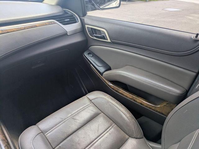 Photo of 2016 White Frost Tricoat GMC Yukon