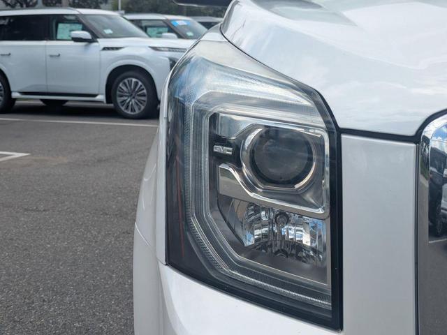 Photo of 2016 White Frost Tricoat GMC Yukon