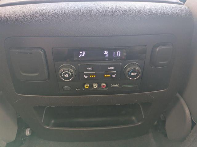 Photo of 2016 White Frost Tricoat GMC Yukon