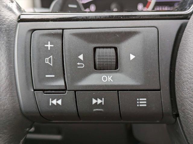 Photo of 2023 Super Black Nissan Rogue