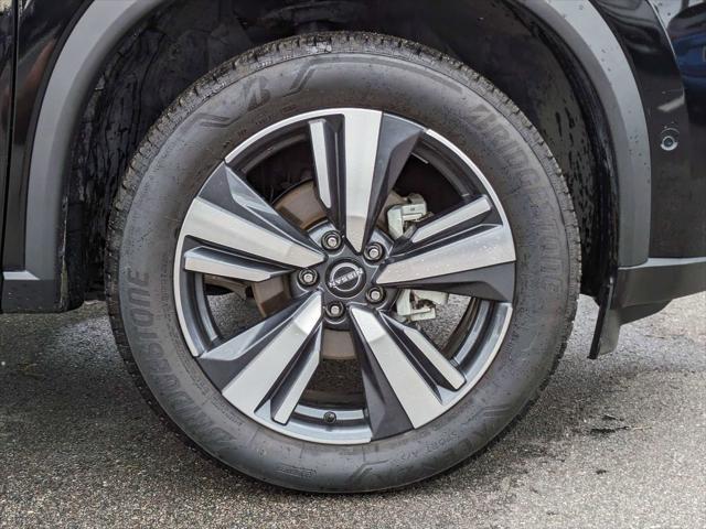 Photo of 2023 Super Black Nissan Rogue