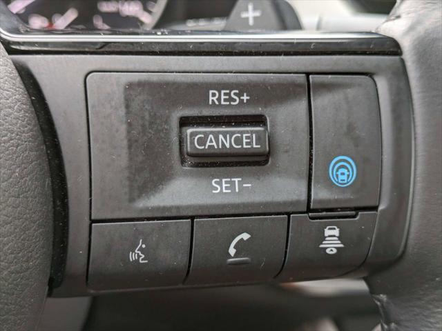 Photo of 2023 Super Black Nissan Rogue