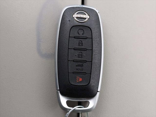Photo of 2023 Super Black Nissan Rogue