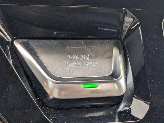 Photo of 2023 Summit White GMC Sierra 1500