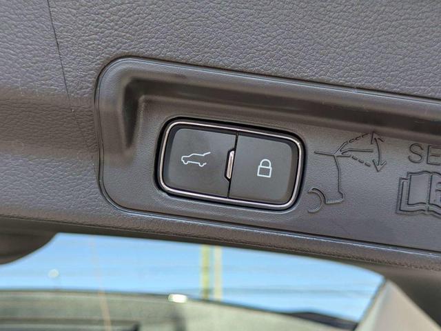Photo of 2025 Black Metallic Ford Explorer