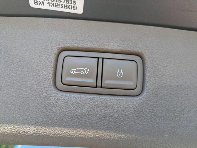 Photo of 2023 Himalayan Gray Genesis GV80
