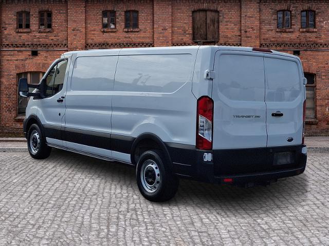 Photo of 2022 OXFORD WHITE Ford Transit-250