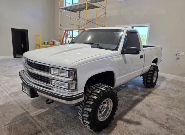Photo of 1996 White Chevrolet 1500