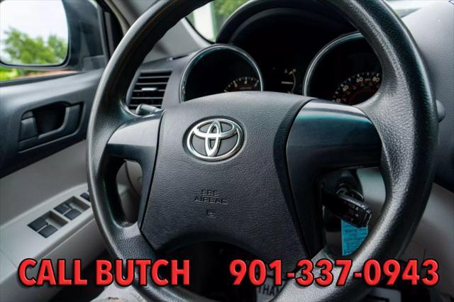 Photo of 2012 Black Toyota Highlander