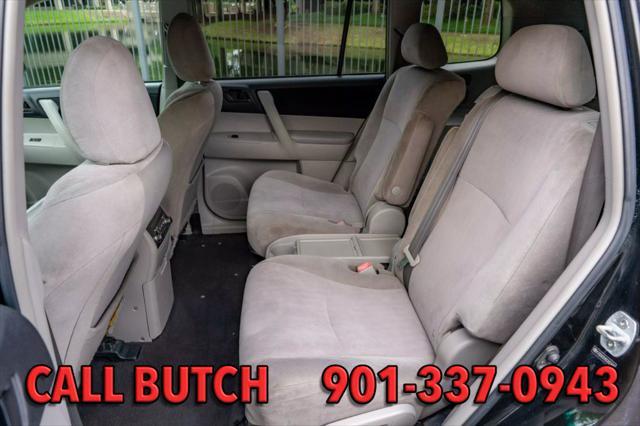 Photo of 2012 Black Toyota Highlander