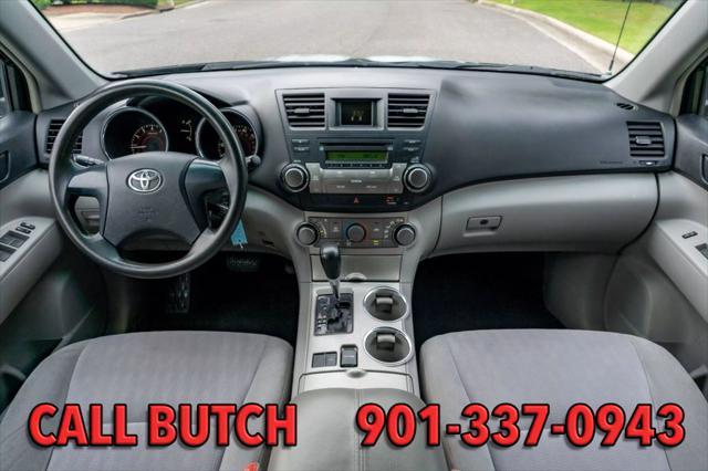 Photo of 2012 Black Toyota Highlander