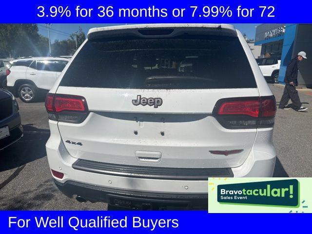 Photo of 2017 Bright White Clearcoat Jeep Grand Cherokee