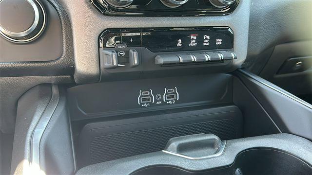 Photo of 2025 Bright White Clearcoat RAM 1500