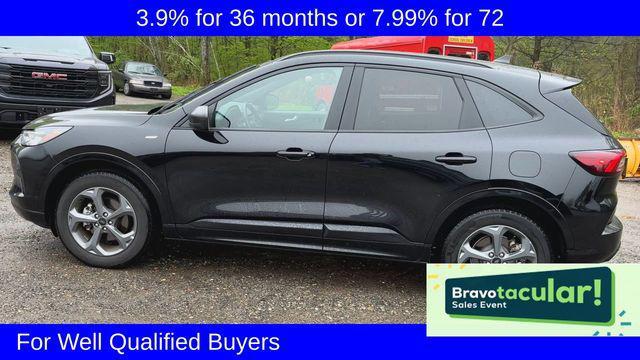 Photo of 2024 rock metallic Ford Escape