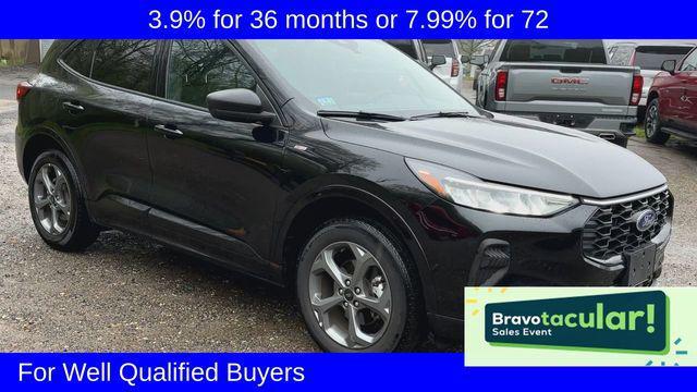 Photo of 2024 rock metallic Ford Escape