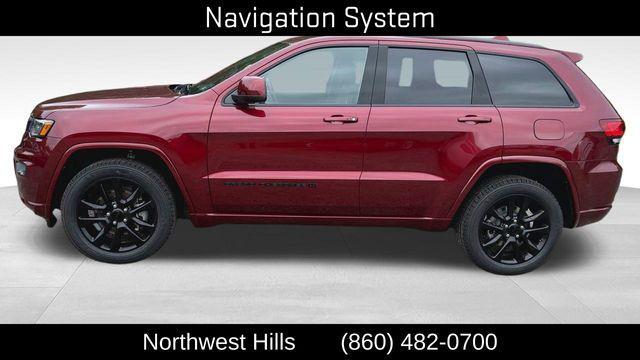 Photo of 2022 Velvet Red Pearlcoat Jeep Grand Cherokee