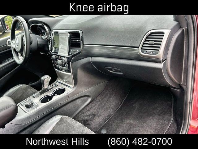Photo of 2022 Velvet Red Pearlcoat Jeep Grand Cherokee