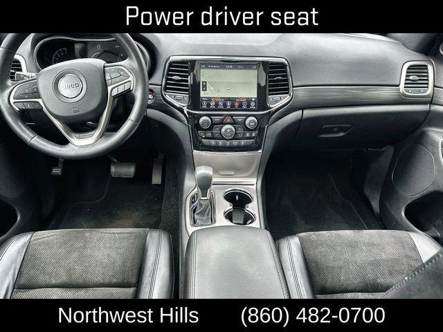 Photo of 2022 Velvet Red Pearlcoat Jeep Grand Cherokee