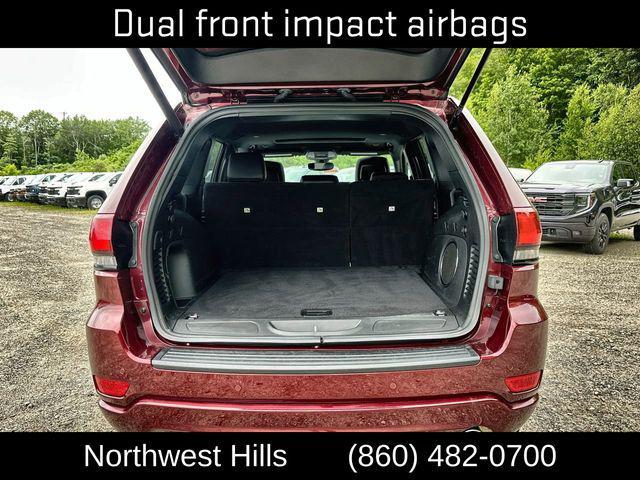 Photo of 2022 Velvet Red Pearlcoat Jeep Grand Cherokee