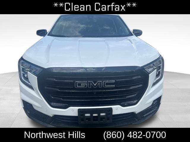 Photo of 2022 Summit White GMC Terrain