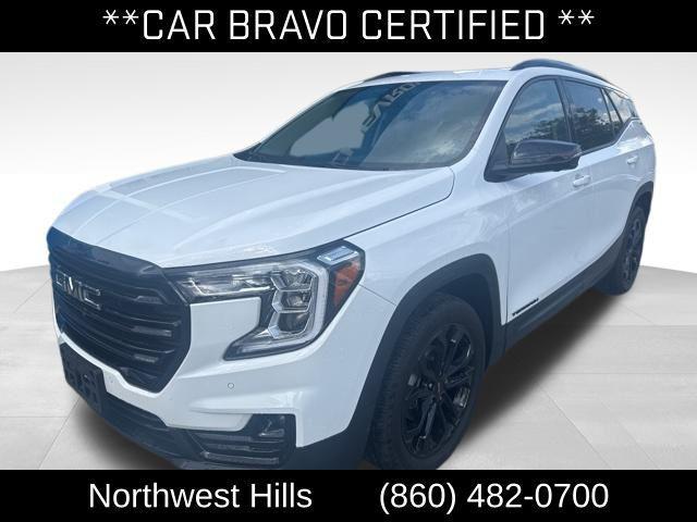 Photo of 2022 Summit White GMC Terrain