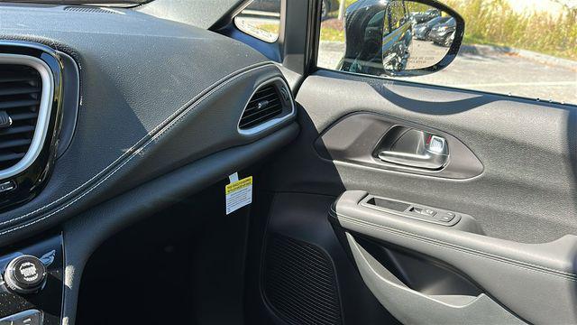 Photo of 2026 Pxj Chrysler Pacifica