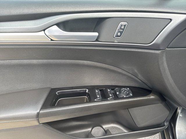 Photo of 2016 Magnetic Ford Fusion