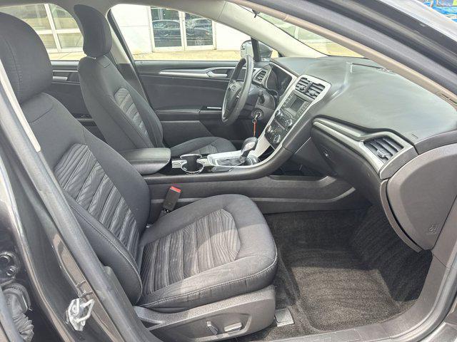 Photo of 2016 Magnetic Ford Fusion