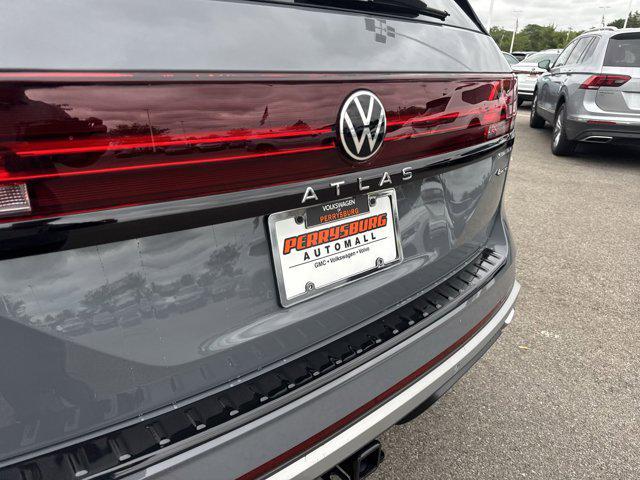 Photo of 2025 Pure Gray Volkswagen Atlas