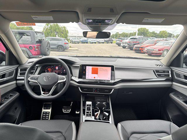 Photo of 2025 Pure Gray Volkswagen Atlas