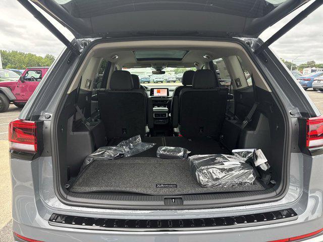 Photo of 2025 Pure Gray Volkswagen Atlas