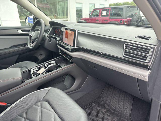 Photo of 2025 Pure Gray Volkswagen Atlas