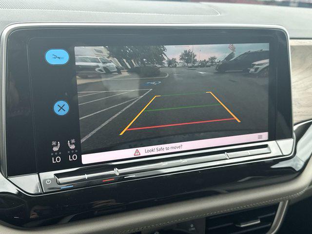 Photo of 2025 Deep Black Pearl Volkswagen Atlas