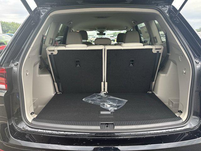 Photo of 2025 Deep Black Pearl Volkswagen Atlas