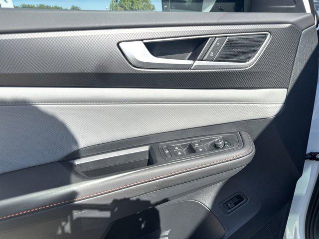 Photo of 2025 Pure White Volkswagen Atlas