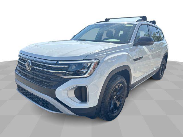 Photo of 2025 Pure White Volkswagen Atlas