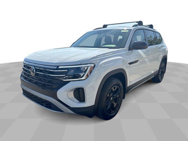 Photo of 2025 Pure White Volkswagen Atlas
