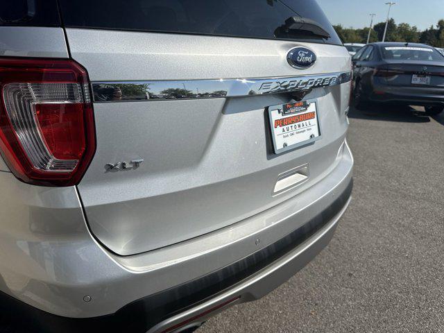 Photo of 2017 Ingot Silver Metallic Ford Explorer