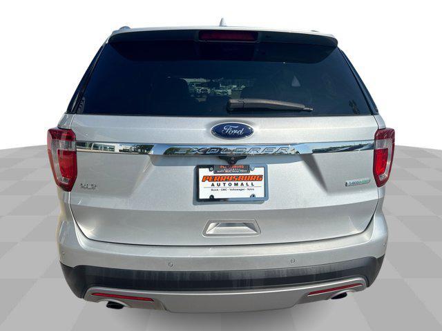 Photo of 2017 Ingot Silver Metallic Ford Explorer