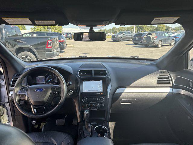 Photo of 2017 Ingot Silver Metallic Ford Explorer
