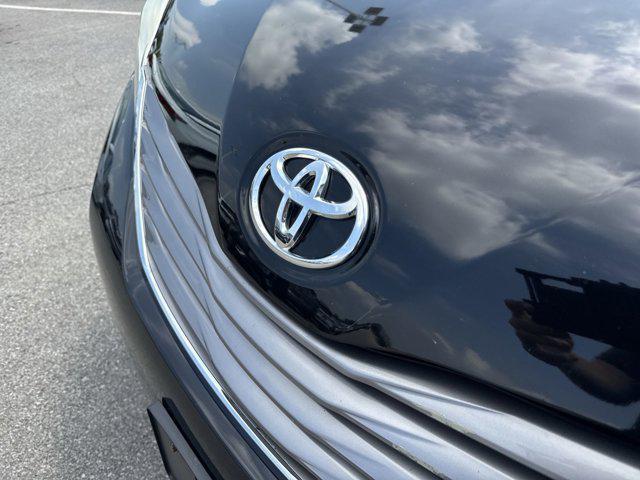 Photo of 2017 Midnight Black Metallic Toyota Sienna
