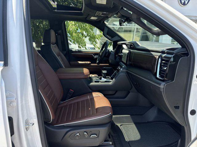 Photo of 2023 White Frost Tricoat GMC Sierra 1500