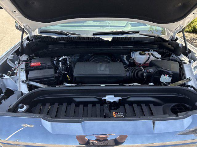 Photo of 2023 White Frost Tricoat GMC Sierra 1500